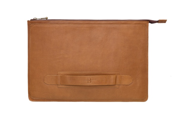 <a
href="
http://www.thebrothers.co.nz/products/hemingway" target="_blank"><u>The Brothers</u></a> Hemingway laptop and document holder $285