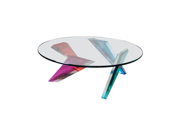 Lucite and Glass Coffee Table I $4600 from
<a
href="https://www.1stdibs.com/furniture/tables/coffee-tables-cocktail-tables/lucite-glass-coffee-table/id-f_2941413/" target="_blank"><u>1stdibs.com </u></a>