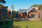 Parau house by Context Architects