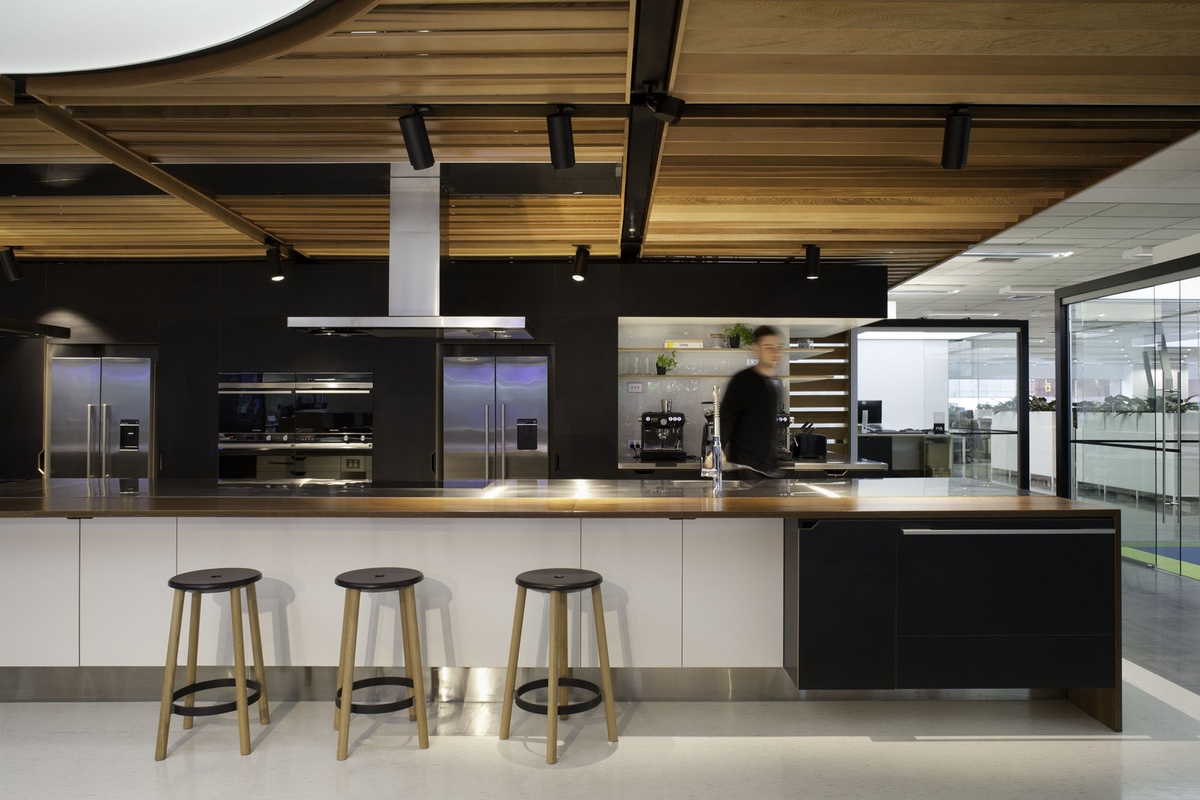 Communal kitchen Urbis Magazine